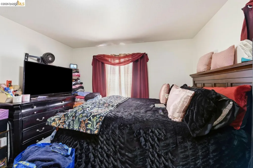 5936 Martin Luther King Jr Way Oakland CA 94609