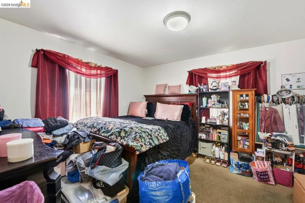 5936 Martin Luther King Jr Way Oakland CA 94609