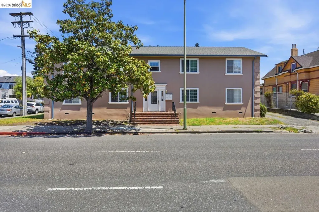 5936 Martin Luther King Jr Way Oakland CA 94609