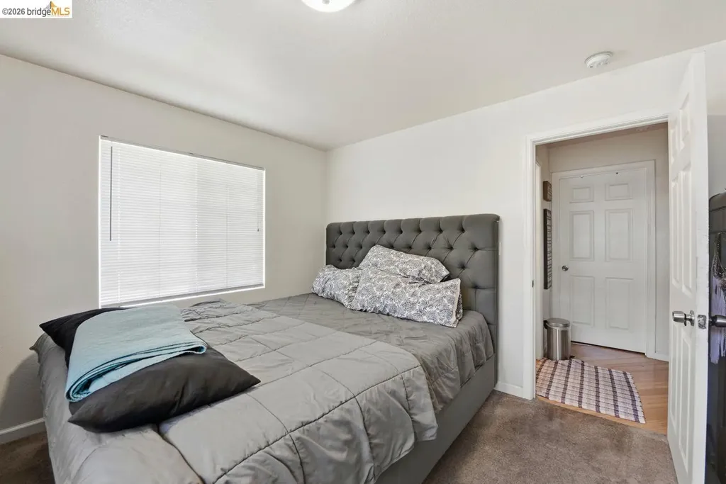 5936 Martin Luther King Jr Way Oakland CA 94609