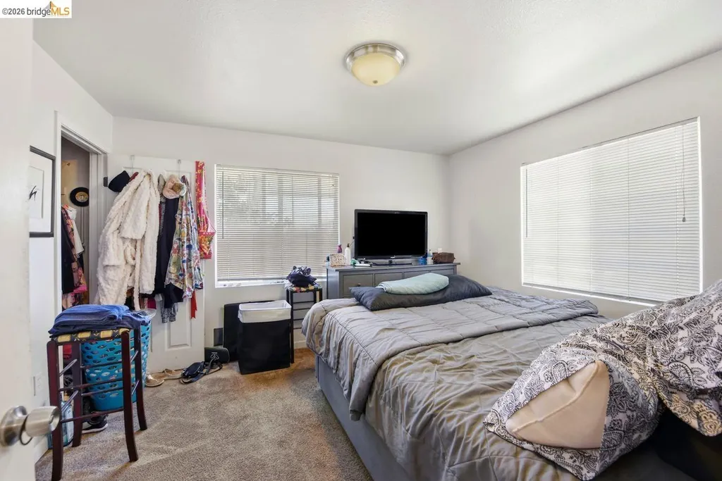 5936 Martin Luther King Jr Way Oakland CA 94609