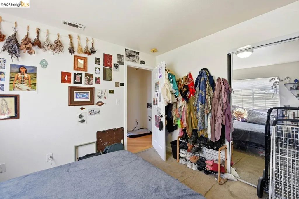 5936 Martin Luther King Jr Way Oakland CA 94609