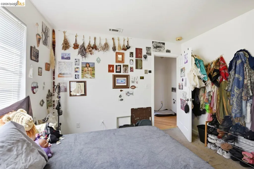 5936 Martin Luther King Jr Way Oakland CA 94609