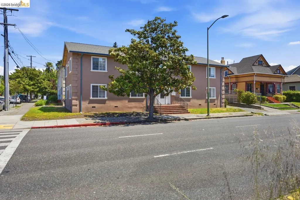 5936 Martin Luther King Jr Way Oakland CA 94609