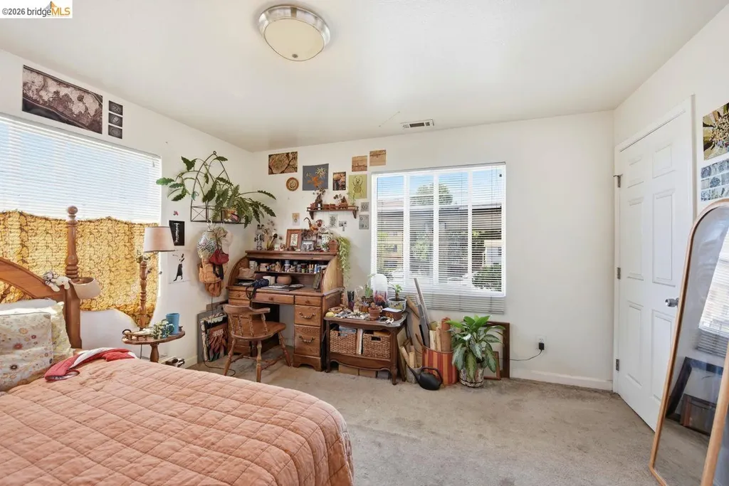 5936 Martin Luther King Jr Way Oakland CA 94609