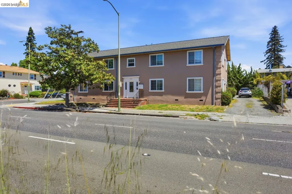 5936 Martin Luther King Jr Way Oakland CA 94609