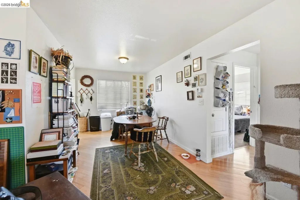 5936 Martin Luther King Jr Way Oakland CA 94609