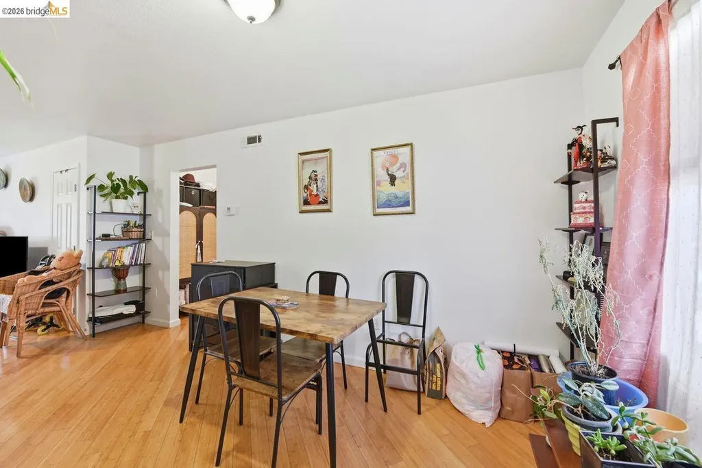 5936 Martin Luther King Jr Way Oakland CA 94609