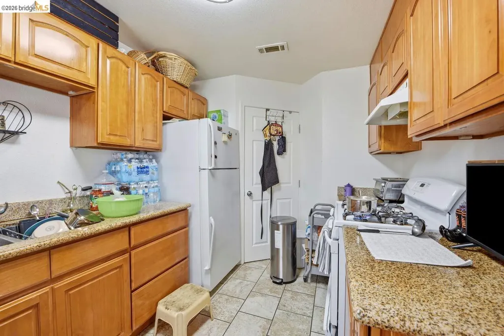 5936 Martin Luther King Jr Way Oakland CA 94609