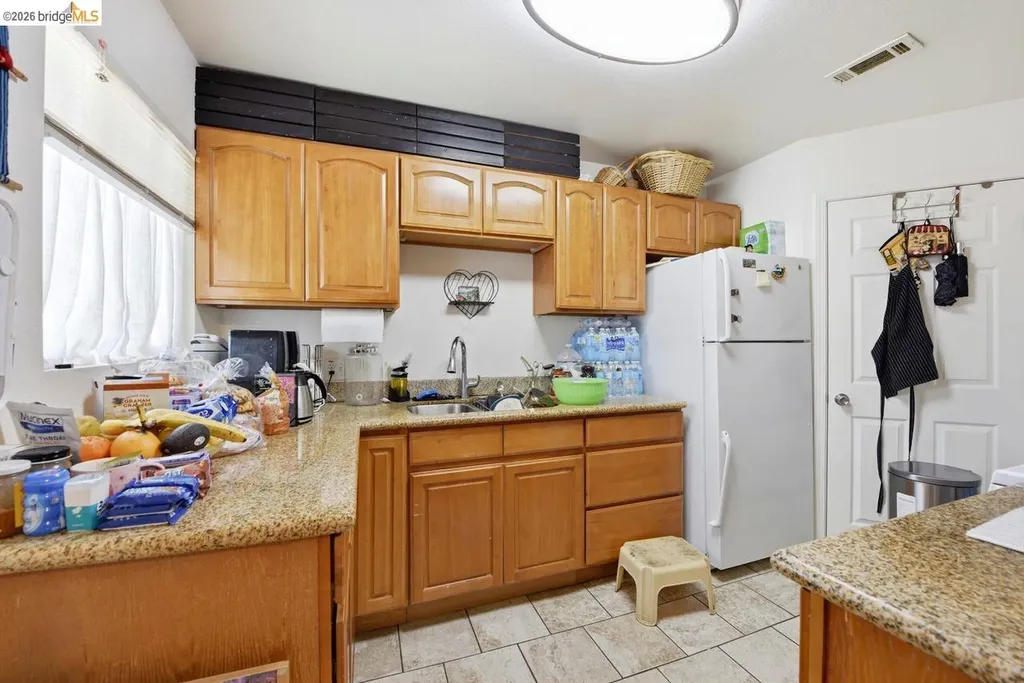 5936 Martin Luther King Jr Way Oakland CA 94609