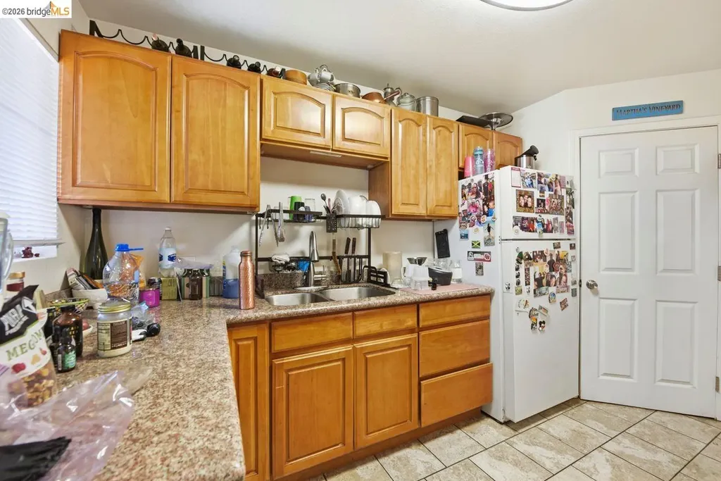 5936 Martin Luther King Jr Way Oakland CA 94609