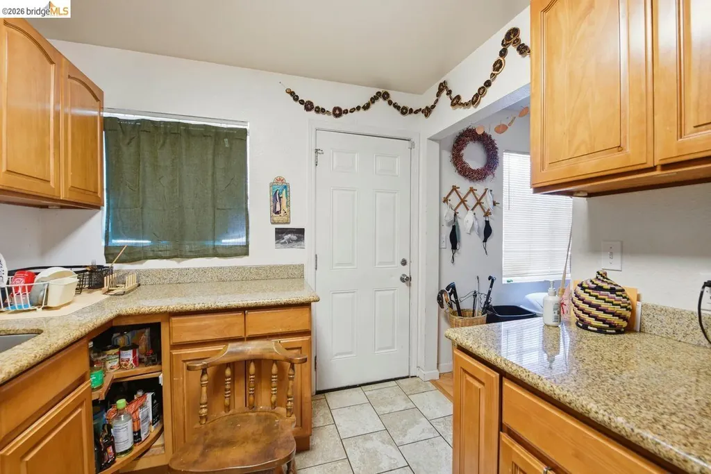 5936 Martin Luther King Jr Way Oakland CA 94609