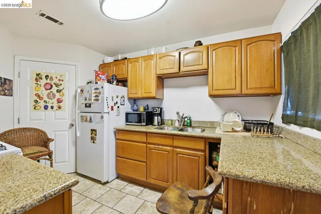 5936 Martin Luther King Jr Way Oakland CA 94609