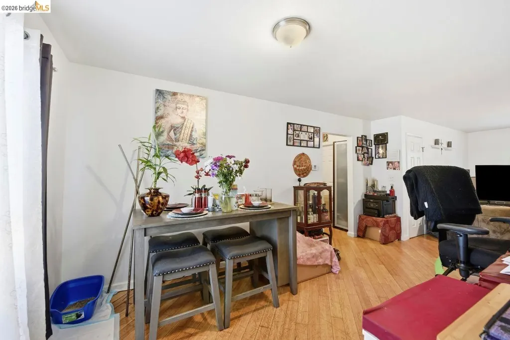 5936 Martin Luther King Jr Way Oakland CA 94609