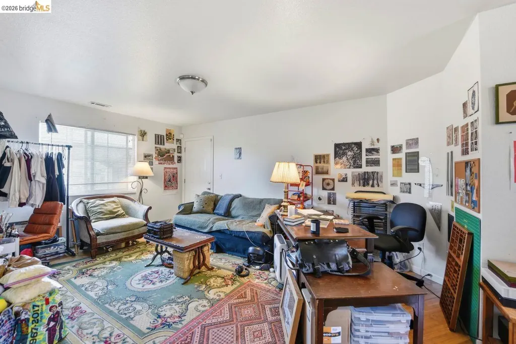5936 Martin Luther King Jr Way Oakland CA 94609