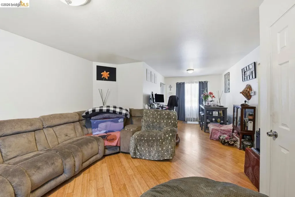 5936 Martin Luther King Jr Way Oakland CA 94609