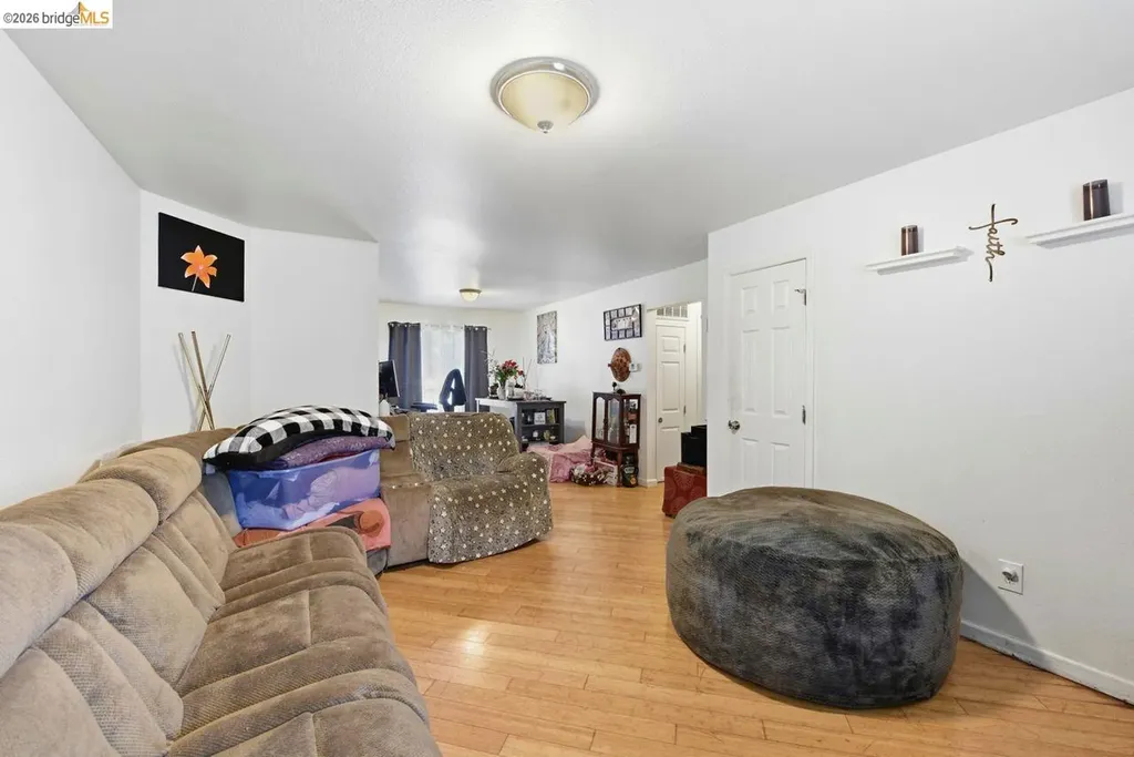 5936 Martin Luther King Jr Way Oakland CA 94609