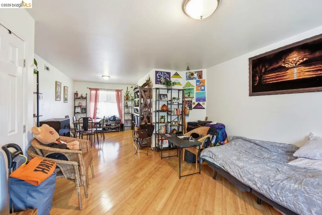 5936 Martin Luther King Jr Way Oakland CA 94609