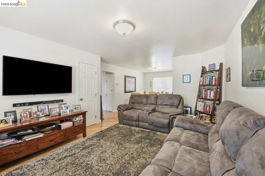 5936 Martin Luther King Jr Way Oakland CA 94609