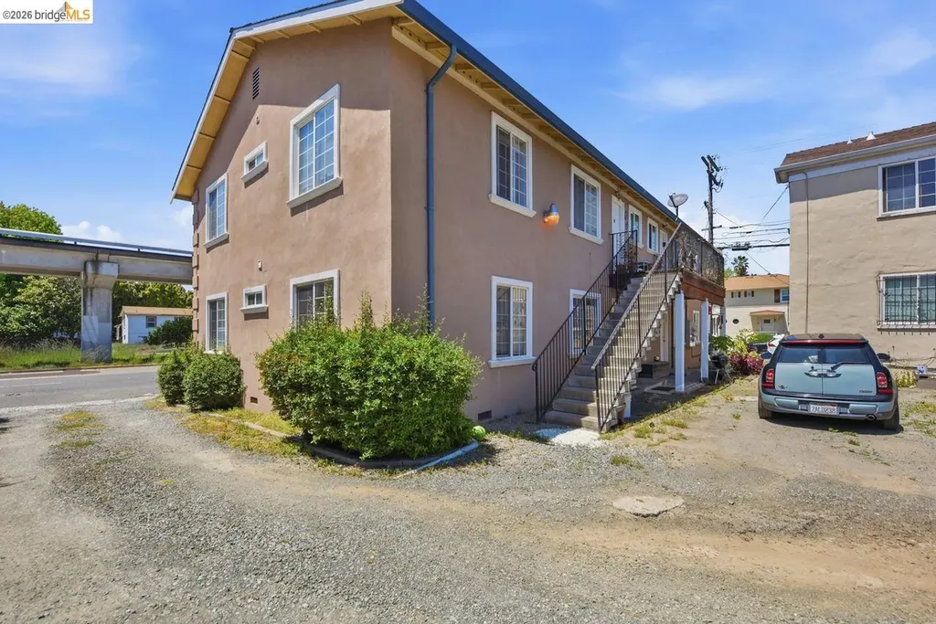 5936 Martin Luther King Jr Way Oakland CA 94609