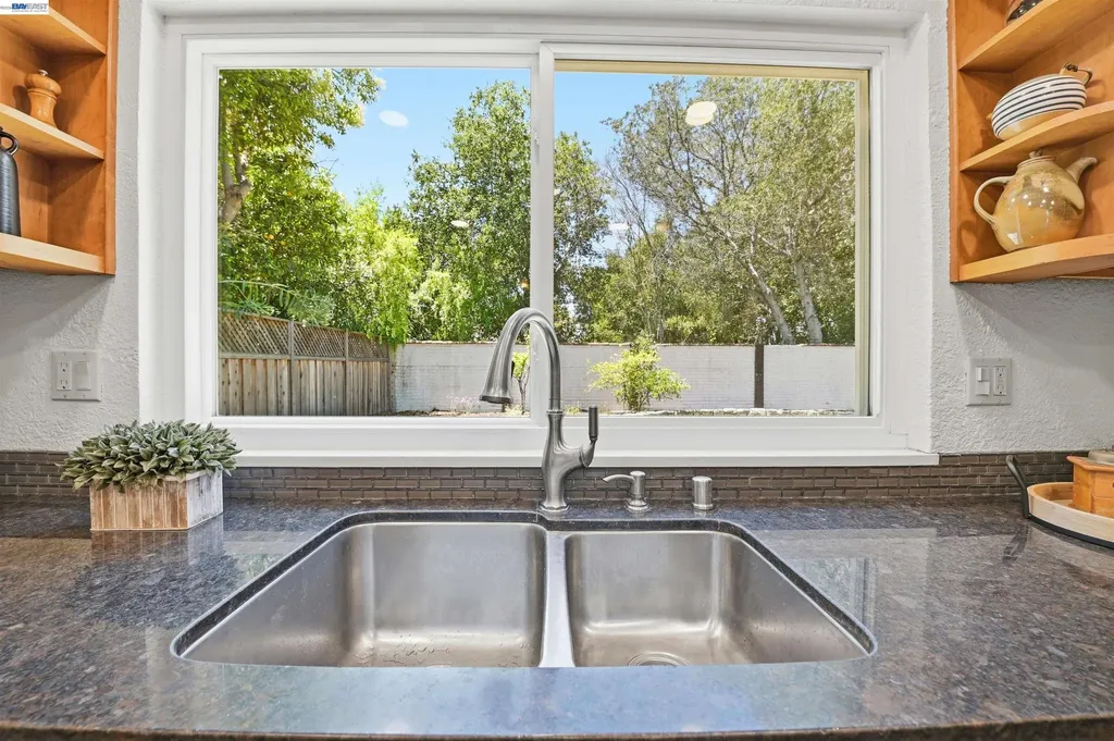 467 Lowell Place Fremont CA 94536