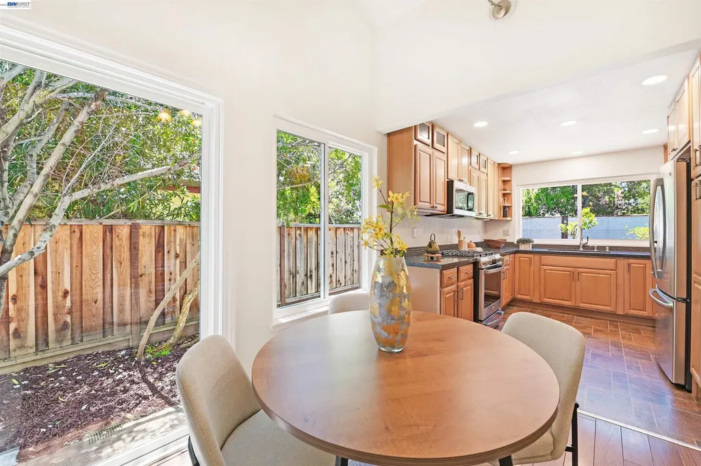 467 Lowell Place Fremont CA 94536