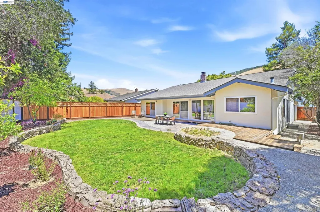 467 Lowell Place Fremont CA 94536
