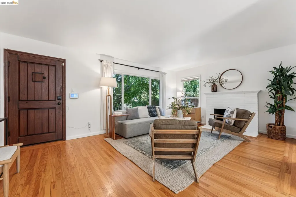 4201 Bayo Street Oakland CA 94619