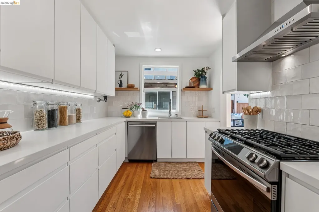 4201 Bayo Street Oakland CA 94619