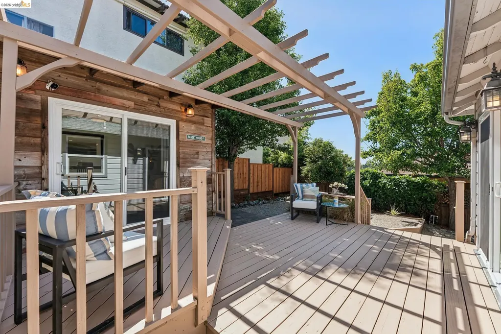 4201 Bayo Street Oakland CA 94619