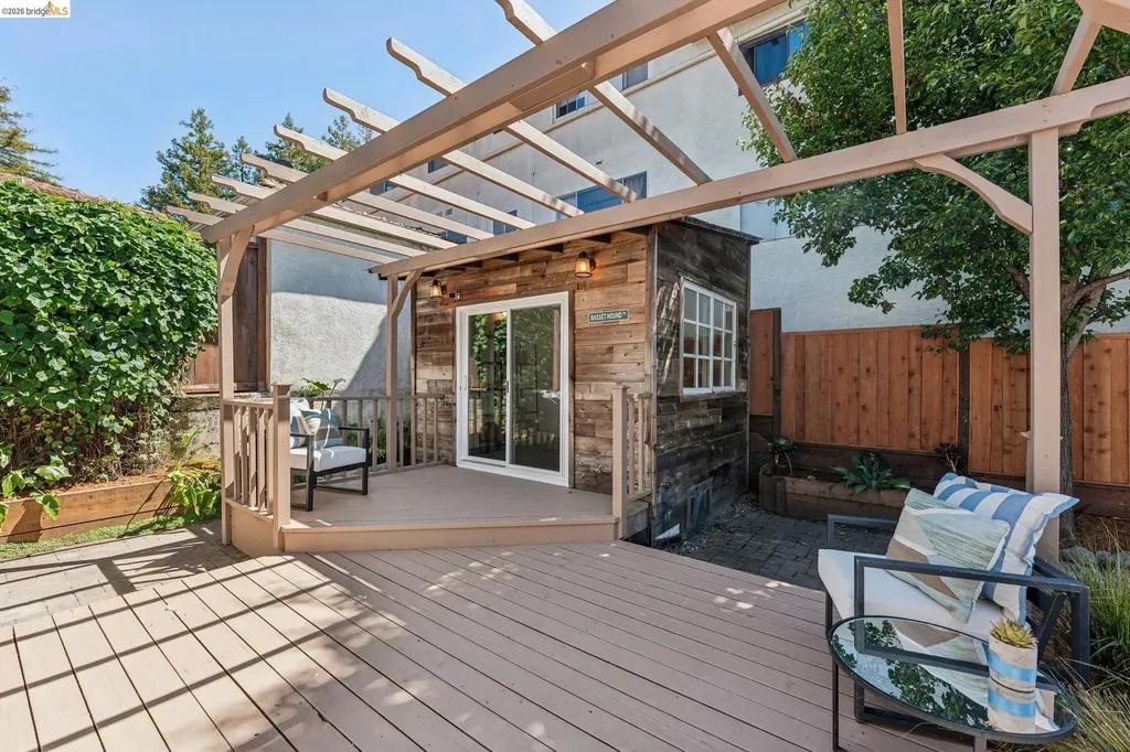 4201 Bayo Street Oakland CA 94619