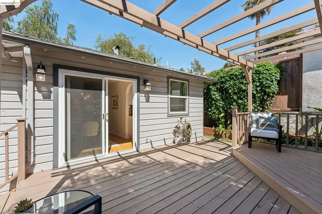 4201 Bayo Street Oakland CA 94619