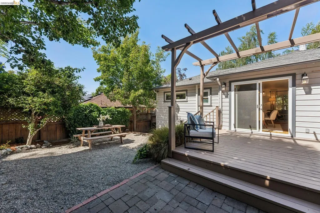 4201 Bayo Street Oakland CA 94619