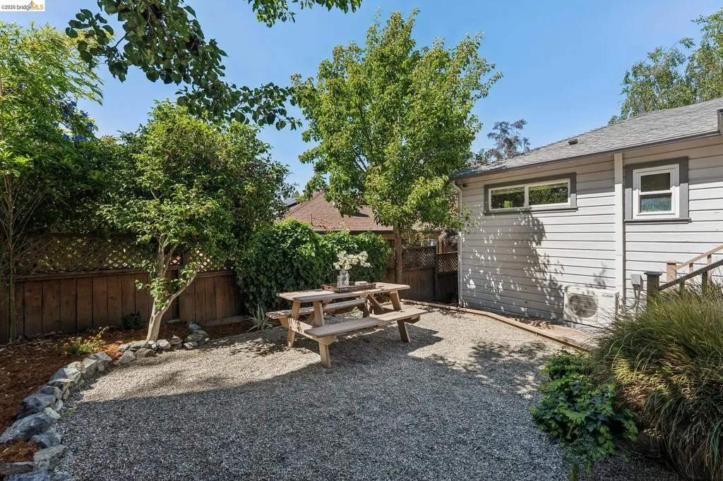 4201 Bayo Street Oakland CA 94619