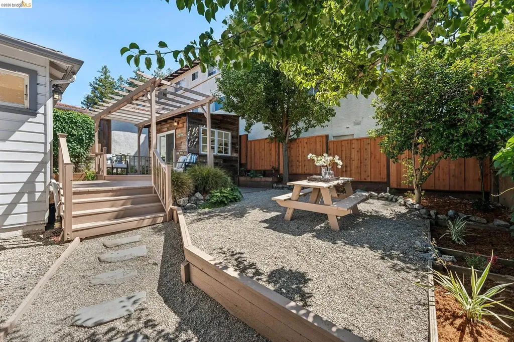 4201 Bayo Street Oakland CA 94619