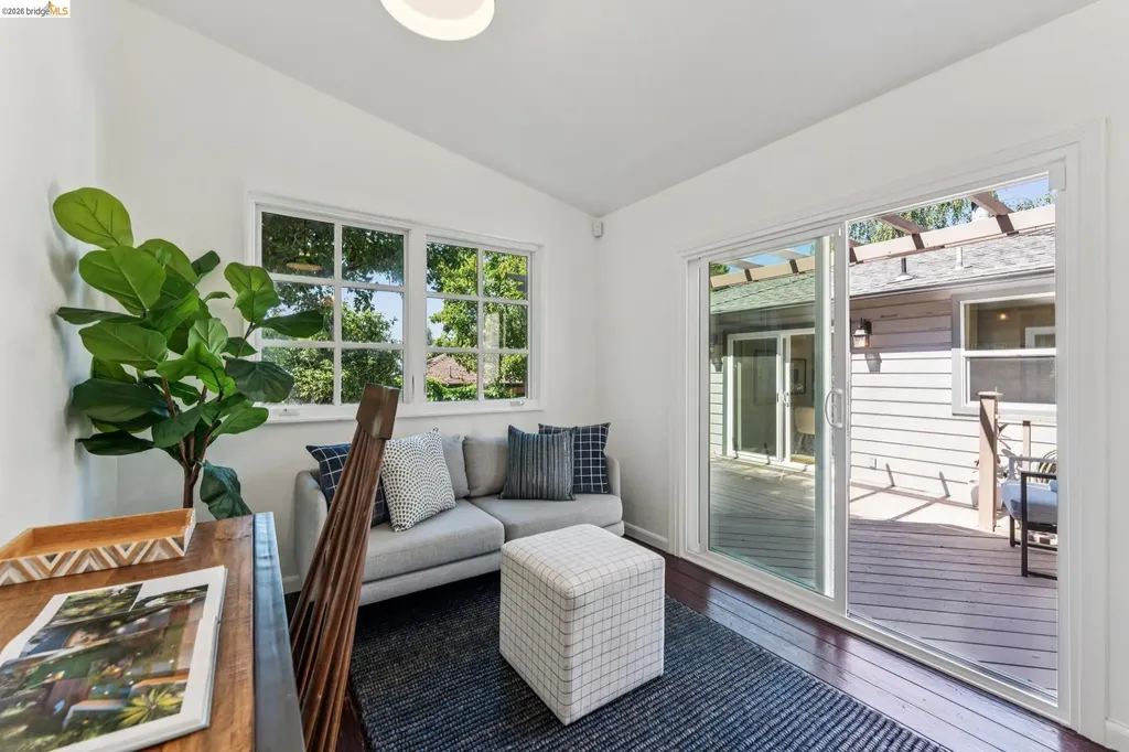 4201 Bayo Street Oakland CA 94619