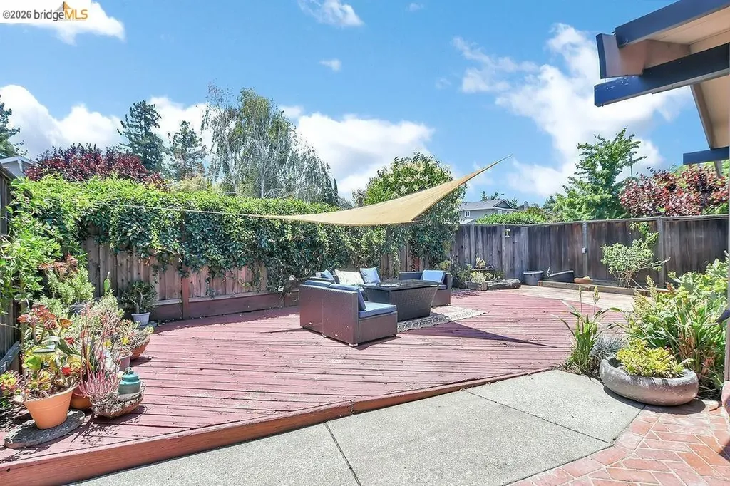 1249 Heavenly Drive Martinez CA 94553