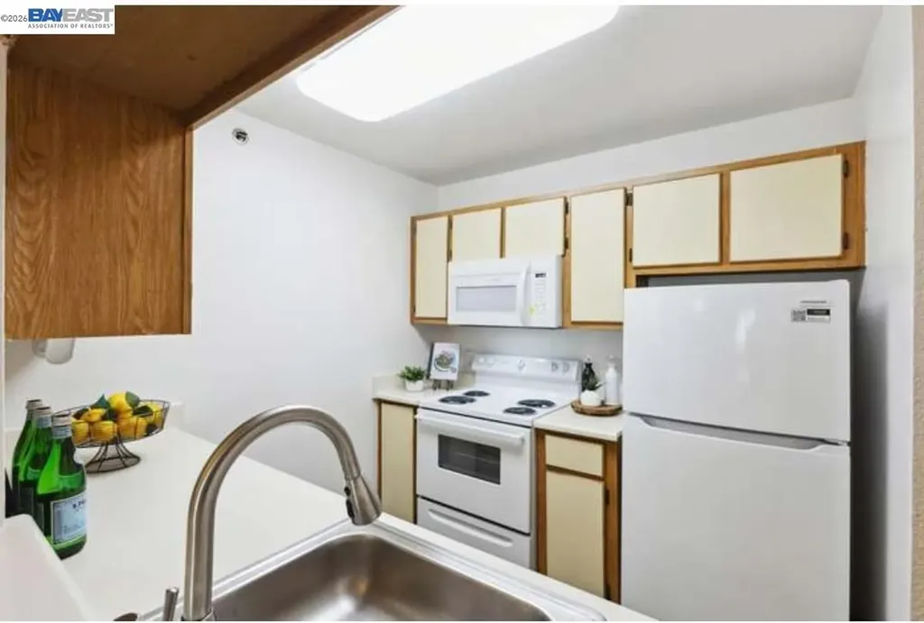 680 Dartmore Lane Hayward CA 94544
