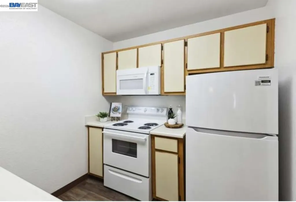680 Dartmore Lane Hayward CA 94544