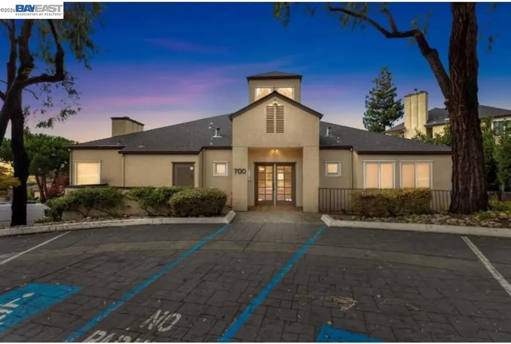 680 Dartmore Lane Hayward CA 94544