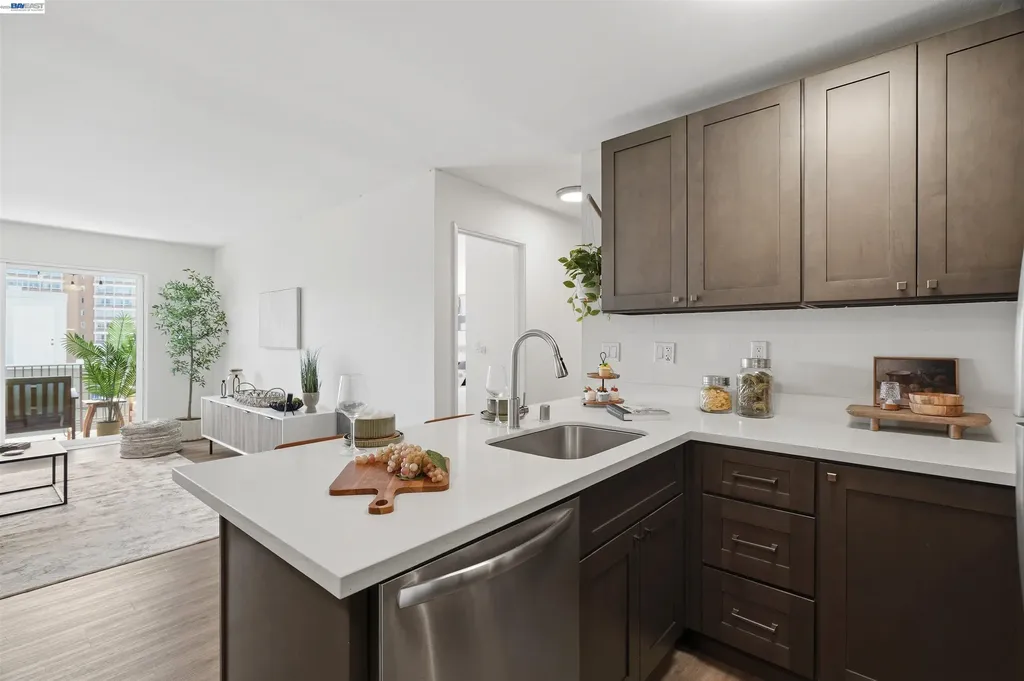 199 Montecito Avenue Oakland CA 94610