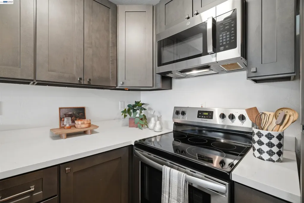 199 Montecito Avenue Oakland CA 94610