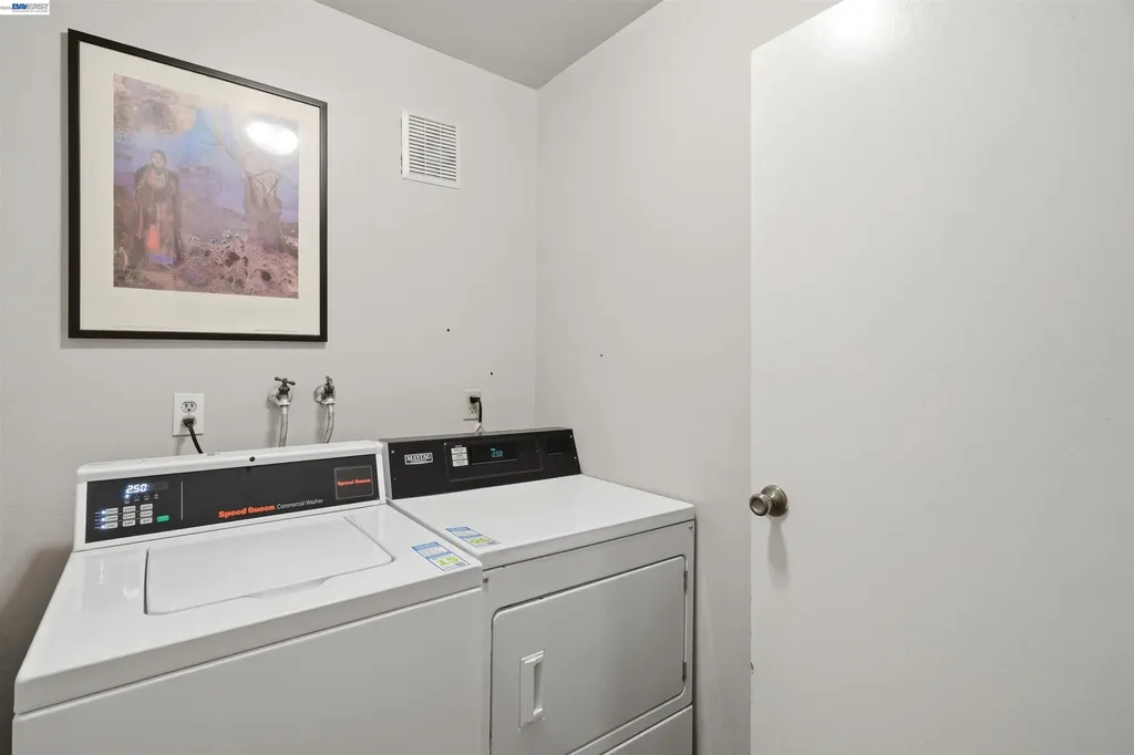 199 Montecito Avenue Oakland CA 94610