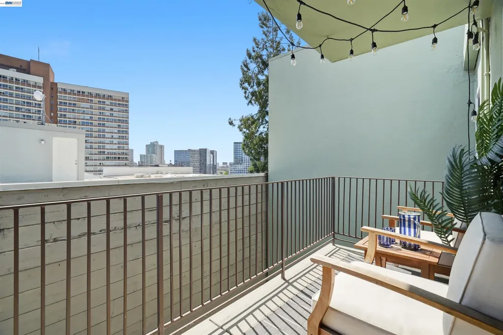 199 Montecito Avenue Oakland CA 94610