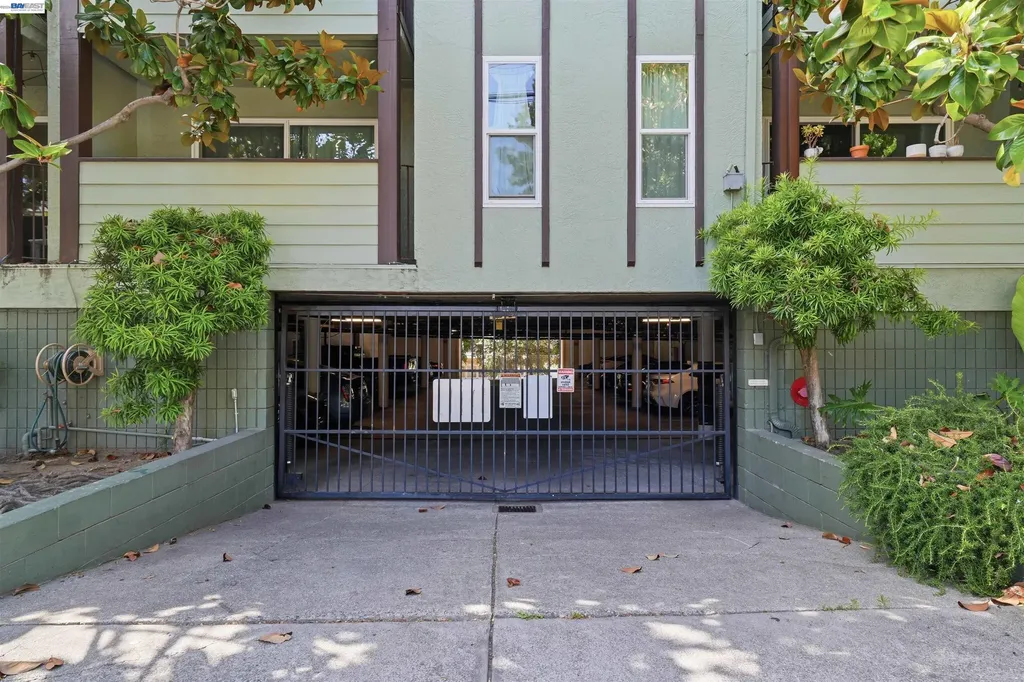 199 Montecito Avenue Oakland CA 94610