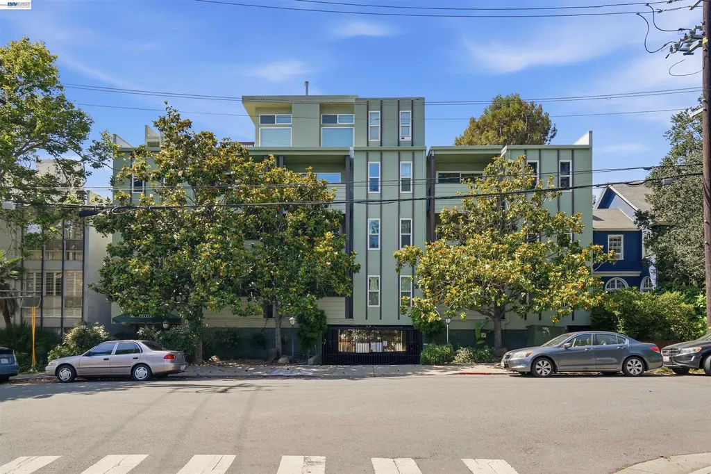 199 Montecito Avenue Oakland CA 94610