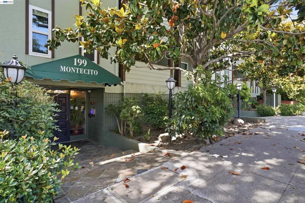 199 Montecito Avenue Oakland CA 94610