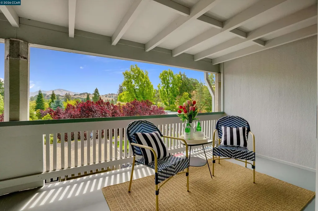 1549 Oakmont Walnut Creek CA 94595