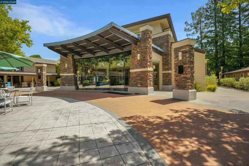 1549 Oakmont Walnut Creek CA 94595