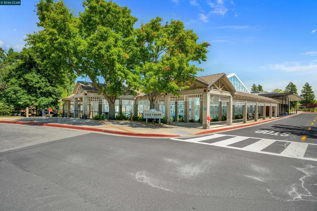 1549 Oakmont Walnut Creek CA 94595